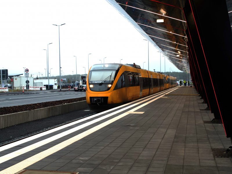 Tesla-shuttle bij Berlijn is vernieuwd – maar opvallend genoeg weer met dieselaandrijving