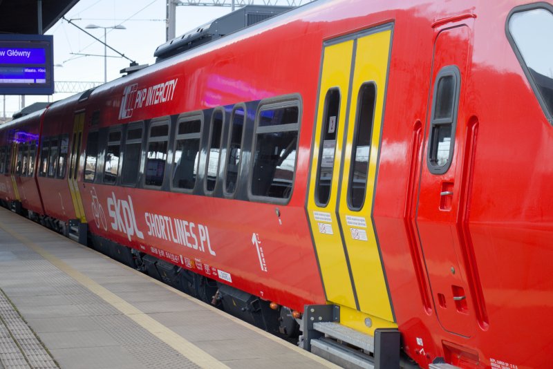 Tot waterstof omgebouwde DM90-trein maakt primeur in Polen