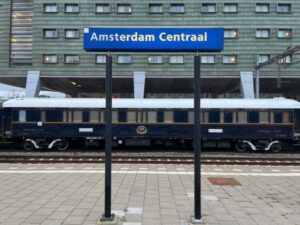 Tweede nieuwe spoorbrug bij Amsterdam Centraal wordt komende weken geplaatst