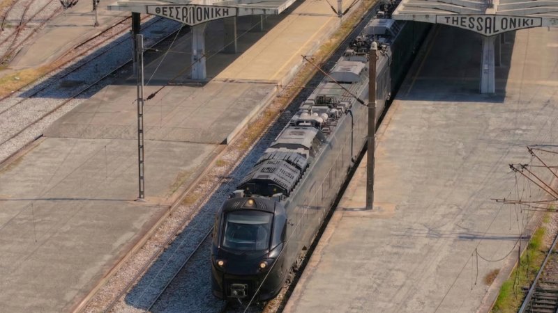Opvallende Alstom Coradia Stream testtrein rijdt rond in Griekenland