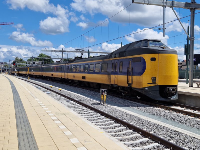 Hittegolf legt spoorverkeer op enkele trajecten in Nederland stil