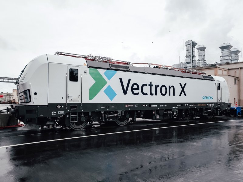Siemens onthult Vectron X met digitaal Smart Screen in de cabine