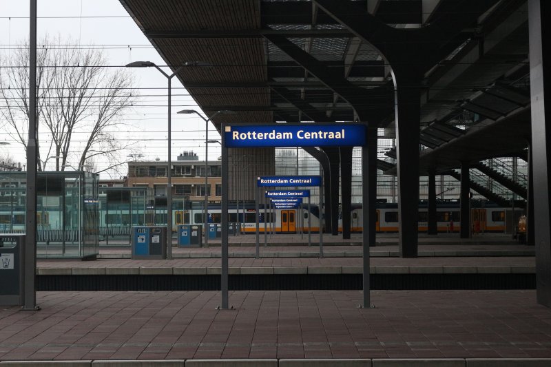 Herstel kabelbrand bij Rotterdam duurt langer, treinverkeer pas maandag hervat