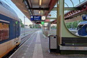 Station Weesp krijgt ruimere perrons voor groeiend aantal reizigers