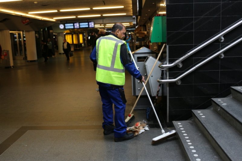 Schoonmakers komen in actie tegen voorstel van nieuwe cao