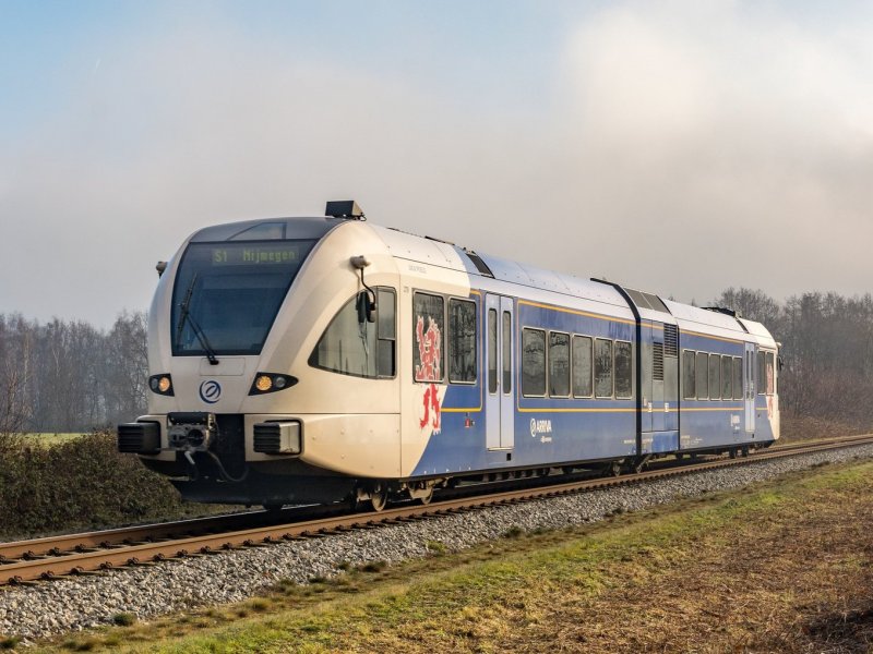 Ook op woensdag nog geen treinverkeer op de Maaslijn vanwege natuurbrand