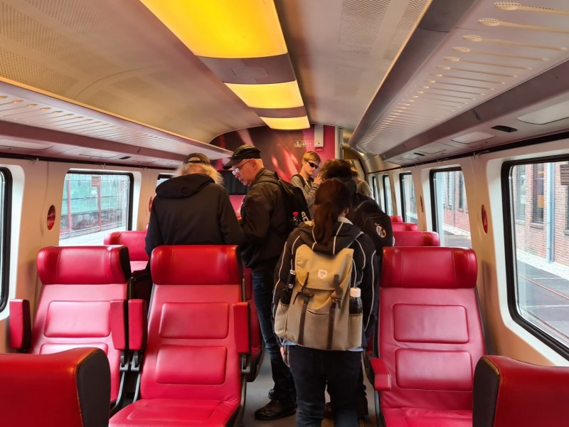 Rover: geen verbod op tassen op lege treinstoelen