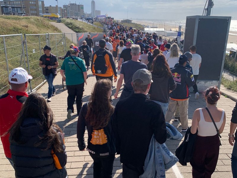 Recorddrukte in Zandvoort op tweede dag Dutch Grand Prix