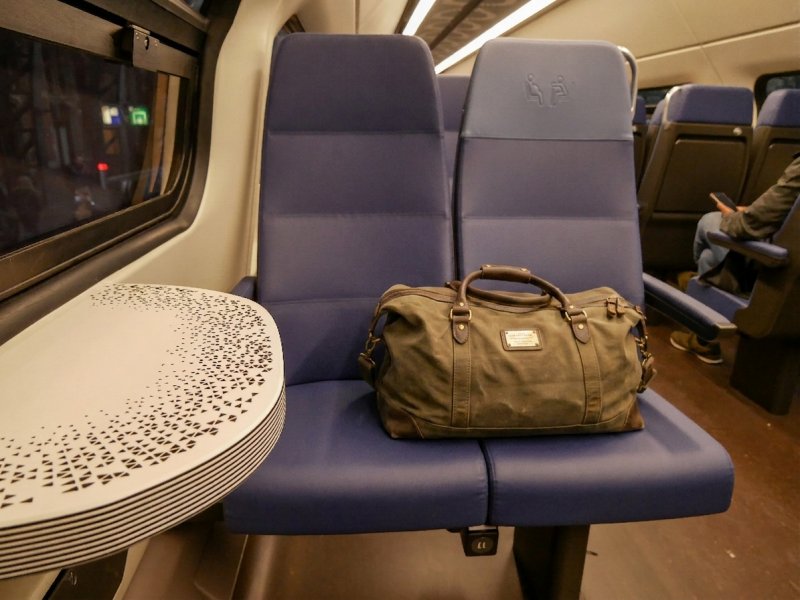 NS ziet af van verbod op bagage op treinstoelen
