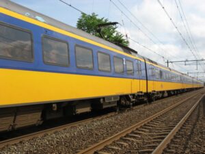 Trein als alternatief voor afgesloten A2: 50 procent korting tijdens proef