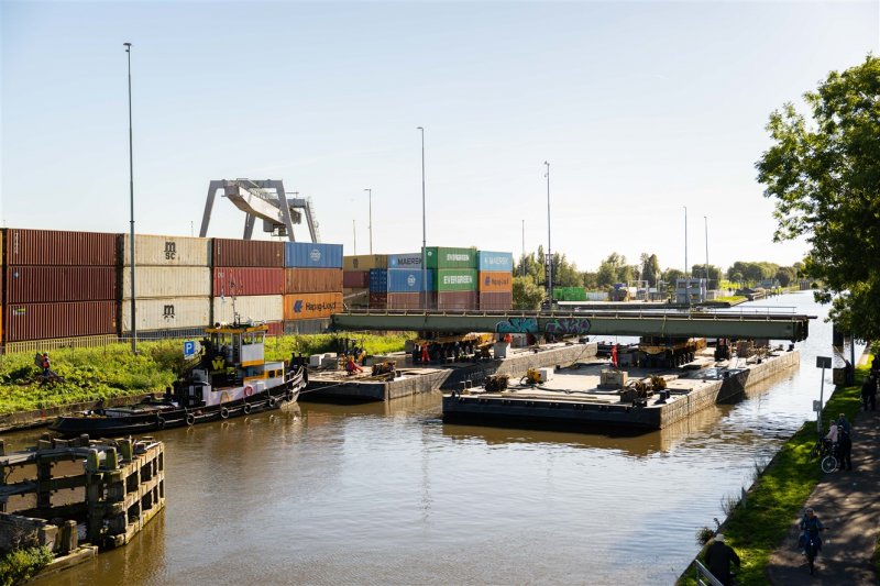 Renovatie Gouwespoorbrug van start na uitvaren beweegbare brugdeel
