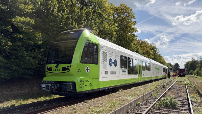 Stadler test waterstoftrein voor Sardinië op speciaal smalspoortraject