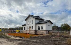 Oud stationsgebouw van Vught wordt vandaag verhuisd